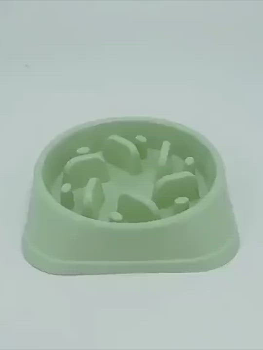 PAWS ASIA Wholesale PP Plastic Portable Slow Eating Non Slip Dog And Cat Bowls