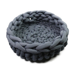 PAWS ASIA Suppliers Round Hand Woven Cotton Tube Washable Comfy Soft Foldable Dog Beds Cat